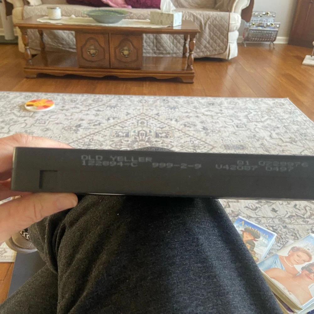 Disney Old Yeller VHS Tape - Black